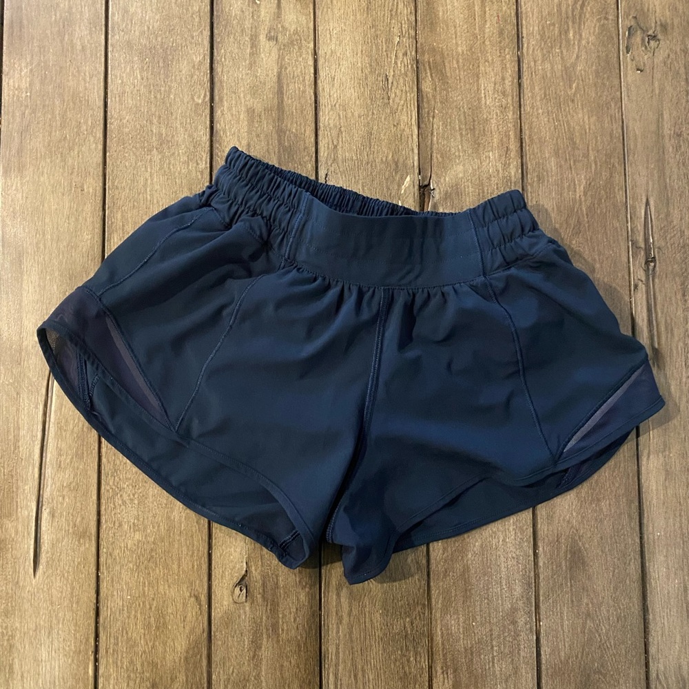 Navy Lululemon Hotty Hot Low-Rise Lined Shorts 2.5; Size 2